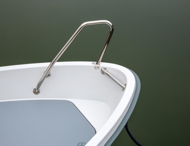 Bow rail (shark fin), polished 390