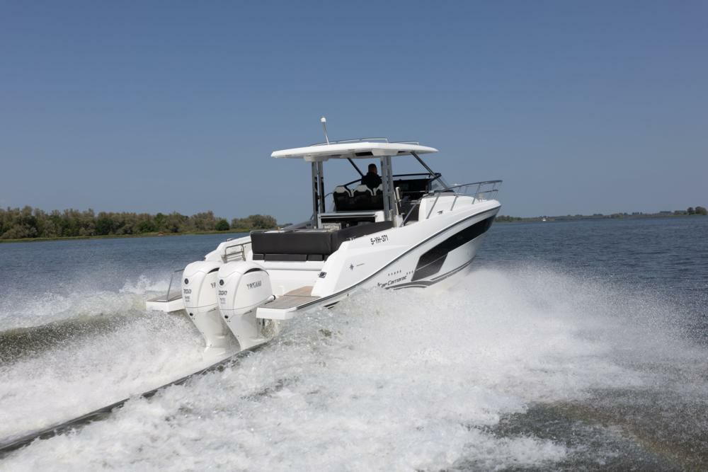 Yamaha outboard engine