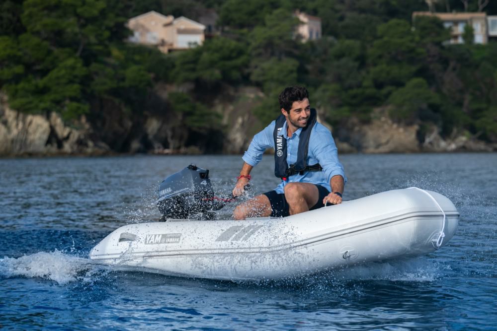 4hp Yamaha outboard engine