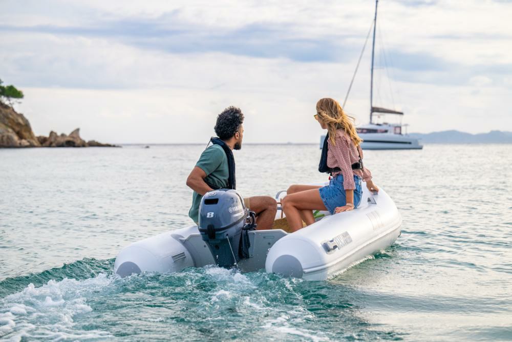 8hp Yamaha outboard engine