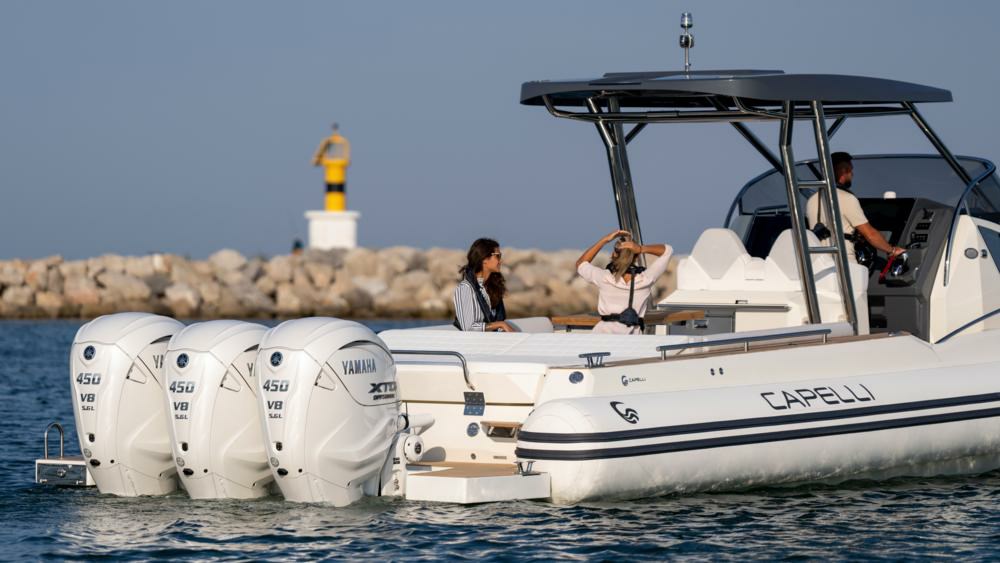 Yamaha outboard engine