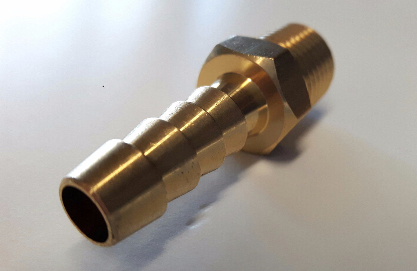 Brass 1/4″ NPT male – 5/16″ / 8mm ID hose barb