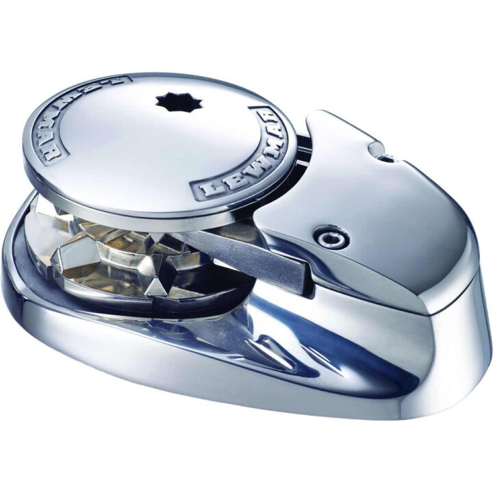 Lewmar V700 Series Windlass and Switch Kit (12V / 6-7mm Chain)